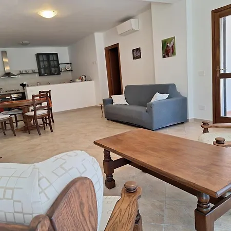 Tre Cerri Di Zanaboni Franca Apartment *